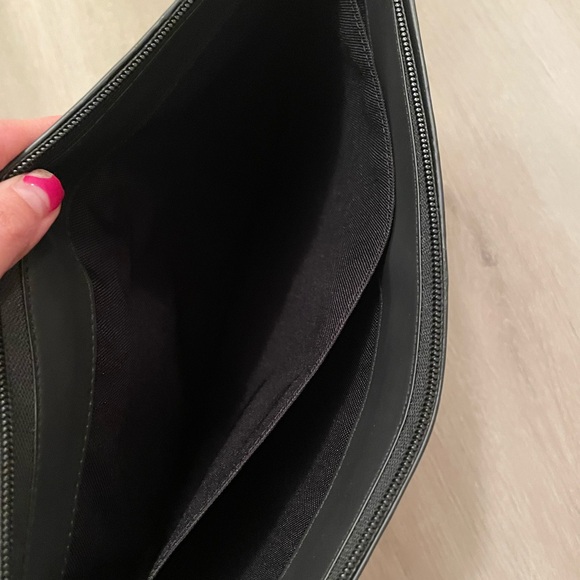 RAINS laptop sleeve with zipper closure - Picture 4 of 10